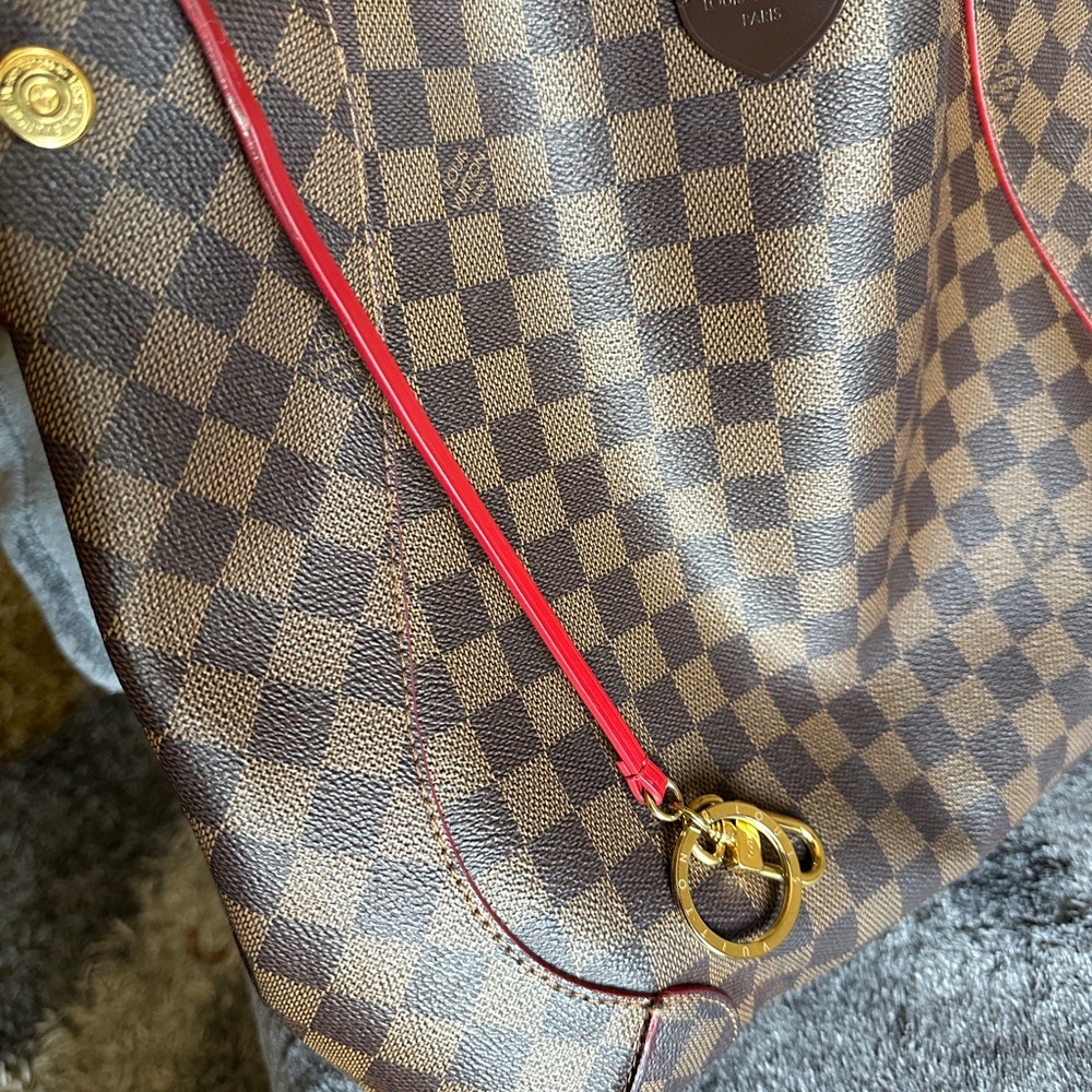 Louis Vuitton Brown Checkered Women's Bag - Picture 3 of 8